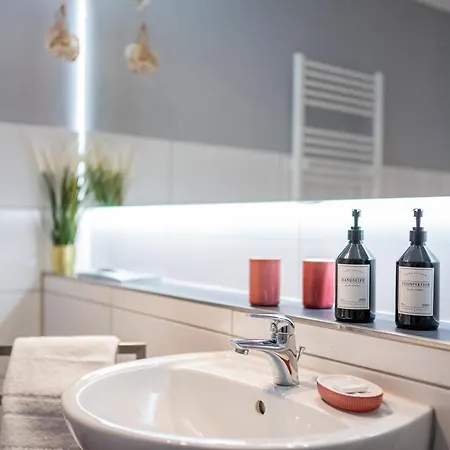 Golden Design Apartment, Zentral, Familie Und Business, 1000 Mbit Apartmán *